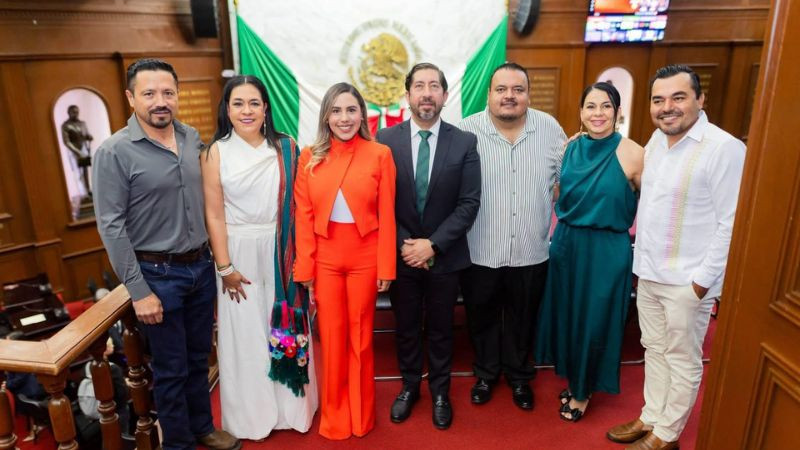 Dayana Pérez Mendoza acompaña al gobernador Alfredo Ramírez Bedolla en la entrega de su Quinto Informe de Gobierno 