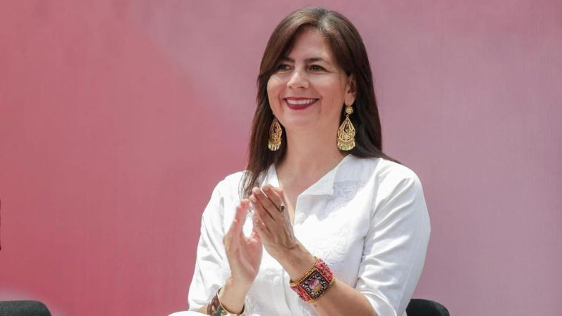 Gaby Molina destaca transformación carretera en Michoacán 