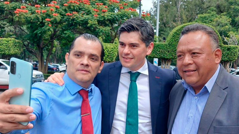 Antonio Ixtláhuac felicita al gobernador de Michoacán, Alfredo Ramírez Bedolla, por su Quinto Informe de Gobierno 