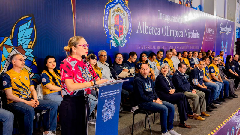 Con espectacular apertura, Yarabí Ávila da inicio a las actividades de la alberca olímpica nicolaita 