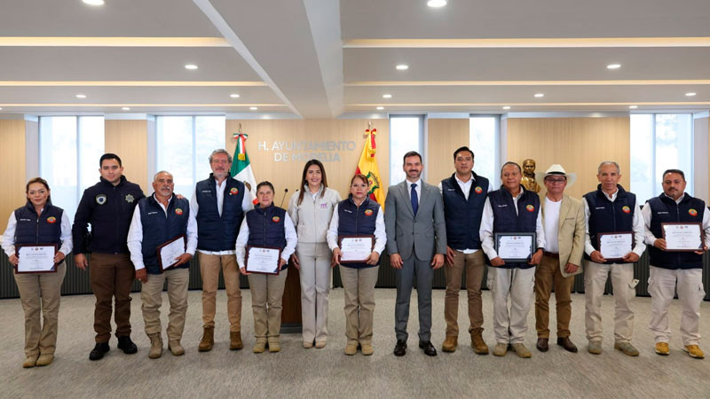 Gobierno de Morelia reconoce trayectoria y vocación de servicio de elementos de Protección Civil y Bomberos 