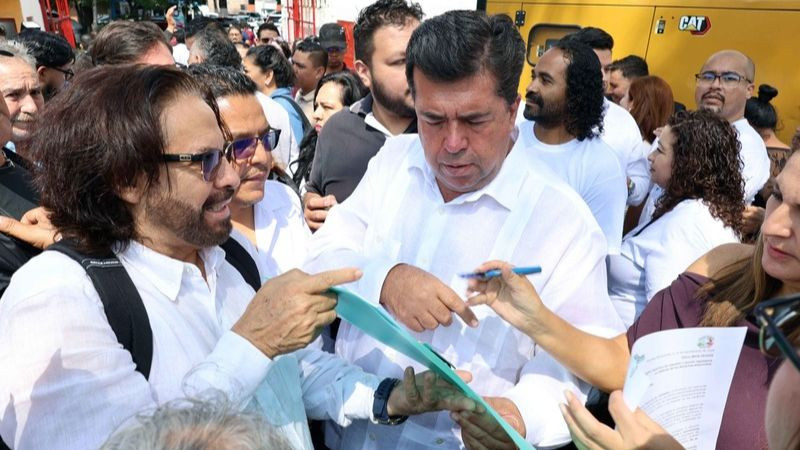 Una vida de entrega no se apaga con el tiempo: la Alianza Nacional de Jubilados y Movimiento Cascos Blancos alzan la voz en Morelia por la dignidad y certeza jurídica. 