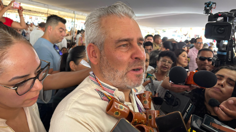 Temas políticos corresponden a los partidos, señala gobernador sobre presuntos conflictos en la 4T 
