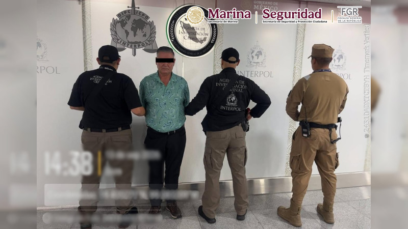 Cazados en el AICM: Marina atrapa a dos personas buscadas por secuestro y explotación humana 