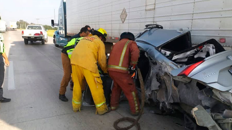 Un lesionado en aparatoso accidente en la autopista 57 México-Querétaro 