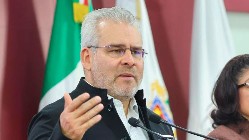 Regulará Michoacán el uso de celulares y dispositivos digitales en las escuelas: Bedolla 