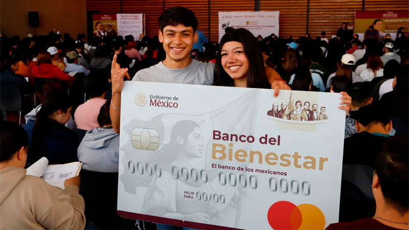 Destaca SEP que más de 20 millones de estudiantes contarán con beca al finales de 2026 