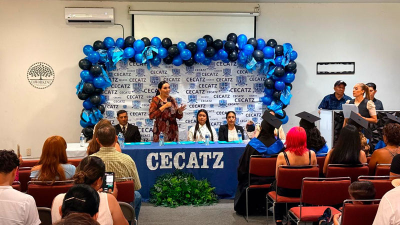Adriana Campos Huirache reconoce en CECATZ Zamora a una generación que apuesta por la capacitación y el futuro 