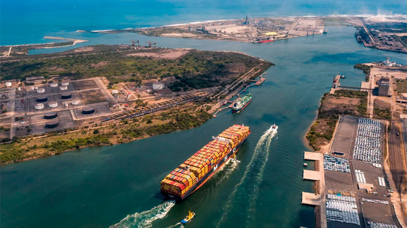 Cierran a la navegación menor el Puerto de Lázaro Cárdenas por efectos del huracán Polo 