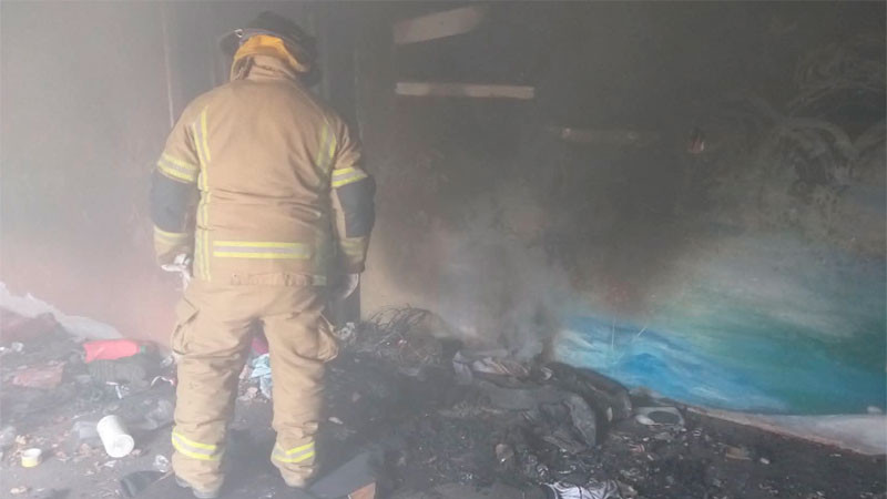 Se registra incendio en una vivienda de la colonia Ejidal Tres Puentes de Morelia, Michoacán; solo hubo daños materiales 