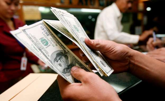 Crisis griega dispara el dólar a 16.14 pesos 