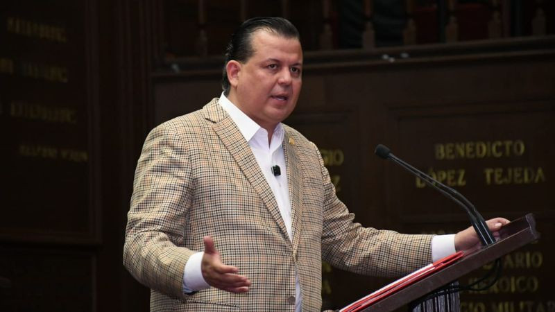 Propone Memo Valencia combatir "el secuestro" de personas fallecidas en hospitales privados 