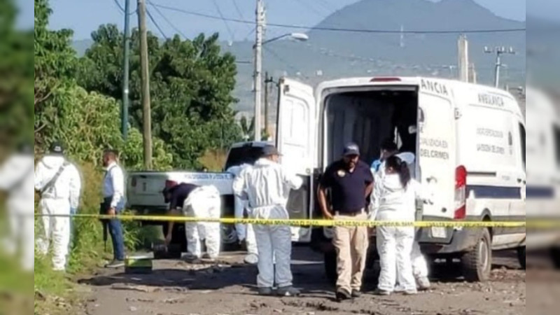 Hallan cuerpo encobijado en Ciudad Hidalgo, Michoacán  