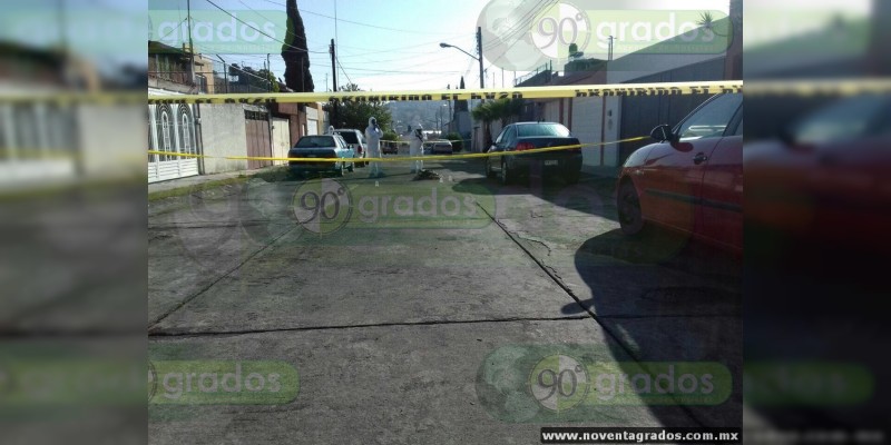 A tiros asesinan a un hombre frente a la Casa de Gobierno de Michoacán - Foto 3 