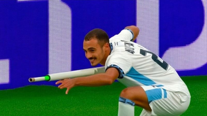 Jugador de Israel es expulsado tras festejar gol simulando disparar un arma 