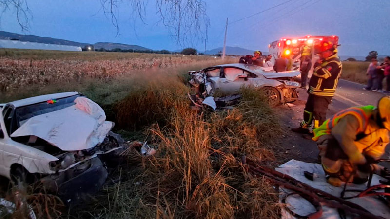 Tres lesionados graves en choque de frente en la carretera La Estancia-La Llave 