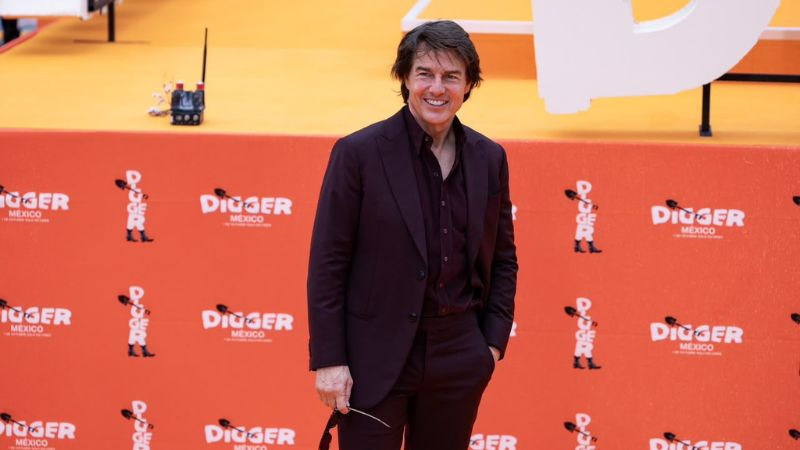 Tom Cruise se reúne con fans en México previo al estreno de "Digger" 