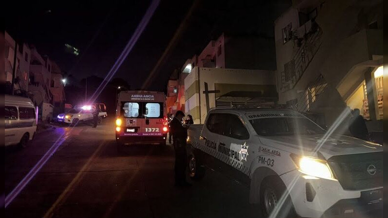Vecinos atrapan a presunto ladrón, lo amarran a un poste y lo exhiben en Tarímbaro, Michoacán 