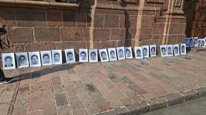 A 12 años de la desaparición de los 43 normalistas de Ayotzinapa, normalistas michoacanos marchan 