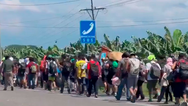 Caravana migrante sale desde Tapachula, Chiapas; 600 personas buscan llegar a EEUU 