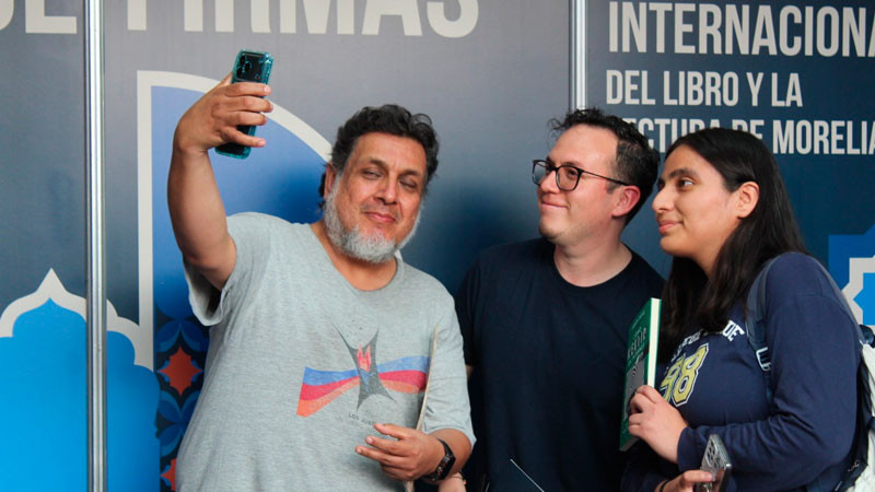 Adrián Chávez conquista al público de la 5ta Fillm y reconoce Cabinas de Lectura ‘Morelia se Lee’ 
