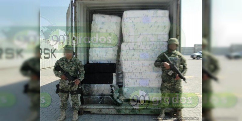 SEMAR asegura más de cien kilogramos de cocaína en Lázaro Cárdenas, Michoacán - Foto 0 