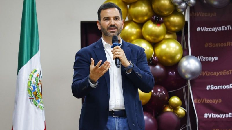 Yankel Benítez dialoga y estrecha comunicación con jóvenes universitarios   