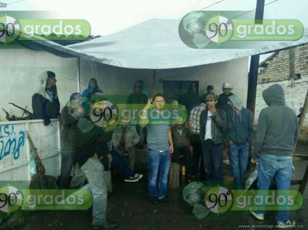 Instalan barricadas en Ucareo, Michoacán, tras detención de habitantes - Foto 2 