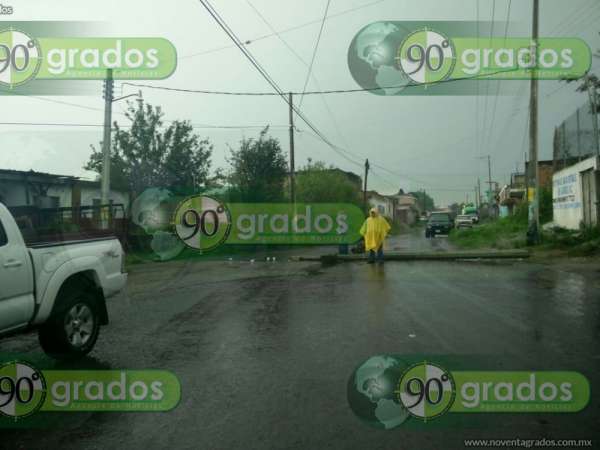 Instalan barricadas en Ucareo, Michoacán, tras detención de habitantes - Foto 6 