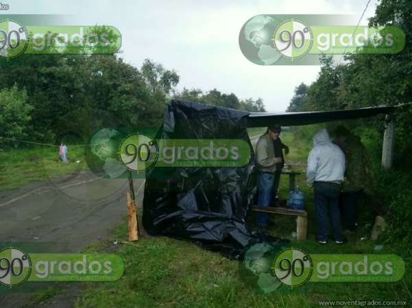 Instalan barricadas en Ucareo, Michoacán, tras detención de habitantes - Foto 7 