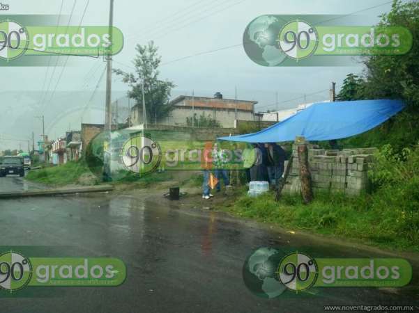 Instalan barricadas en Ucareo, Michoacán, tras detención de habitantes - Foto 8 