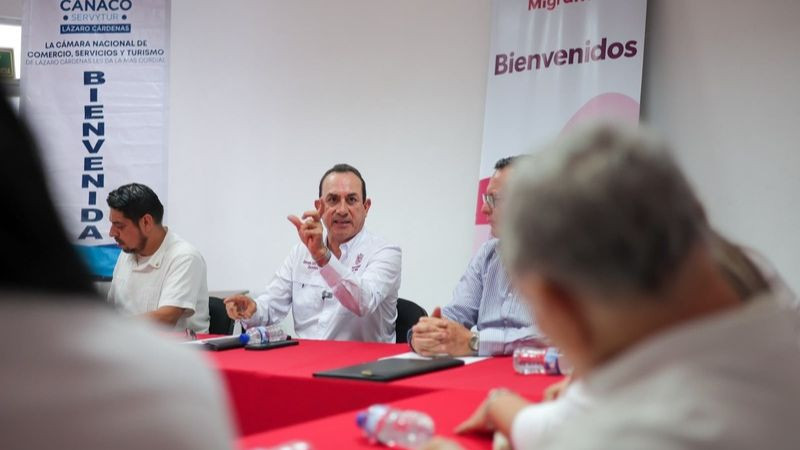 Amplían beneficios de la tarjeta Orgullo Migrante con respaldo de empresarios en Lázaro Cárdenas 