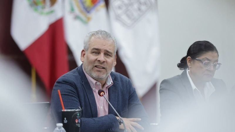Bedolla y autoridades comunales de Pamatácuaro y Tzirio avanzan con obras 