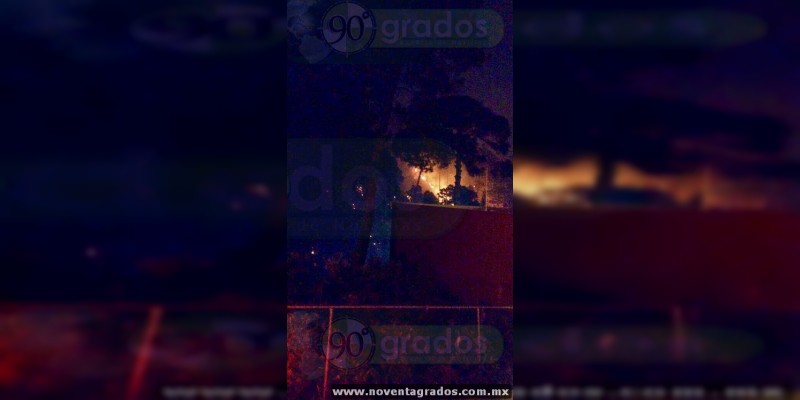 De nueva cuenta se registra incendio en el cerro de la Cruz en Uruapan, Michoacán - Foto 2 