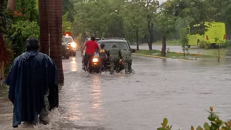 Ejército evacua a 84 personas por inundaciones en Lázaro Cárdenas tras lluvias 