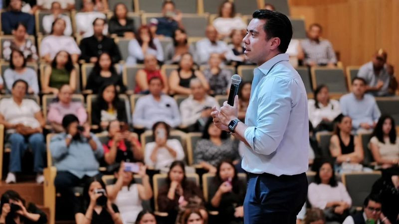 Querétaro entrega 145 becas para que jóvenes realicen voluntariado internacional 