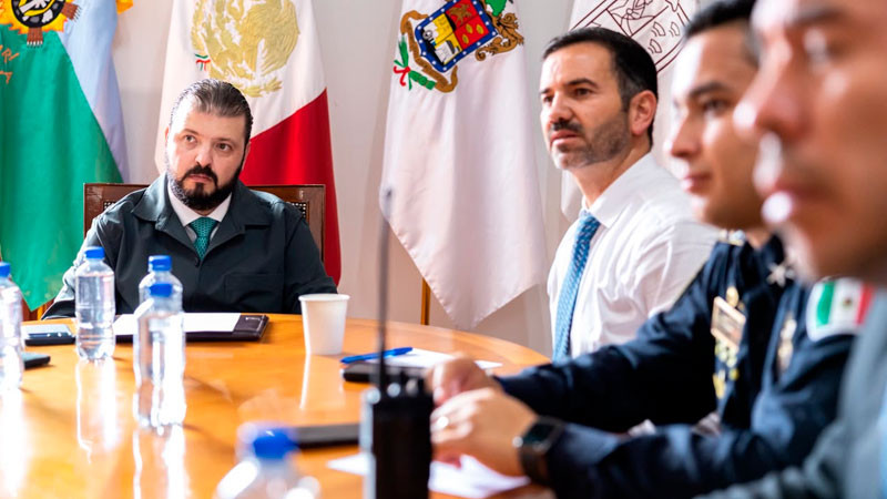 Gobierno de Michoacán y Ayuntamiento de Morelia realizan operativo para evitar el comercio informal en el Centro Histórico 