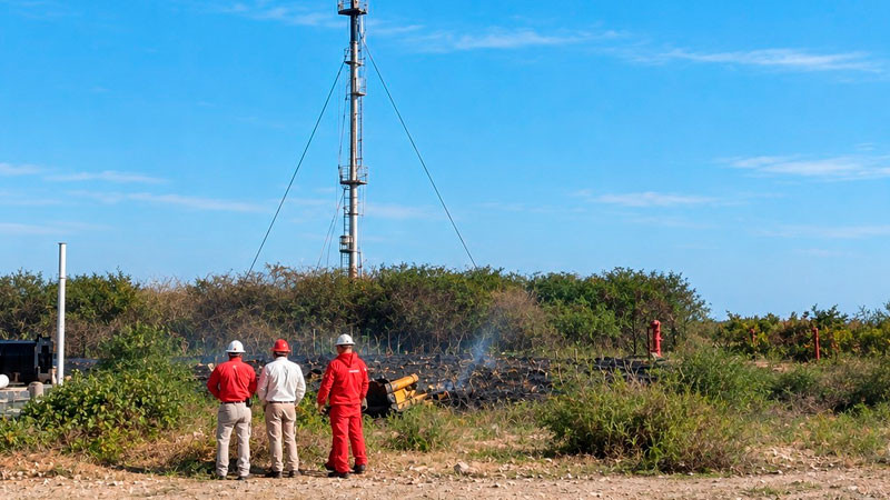 Atiende Pemex conato de incendio en periferia del quemador en Batería de Separación Litoral en Dos Bocas, Tabasco 