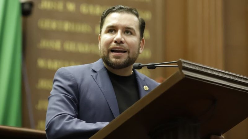 Dictamina la Comisión encabezada por Reyes Galindo  garantizar la libertad sindical en Michoacán 
