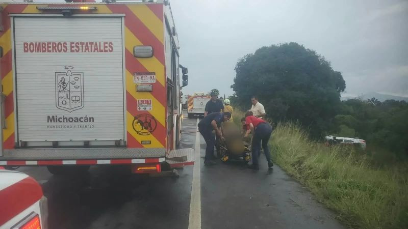 Accidente en la Morelia-Pátzcuaro deja tres personas lesionadas 