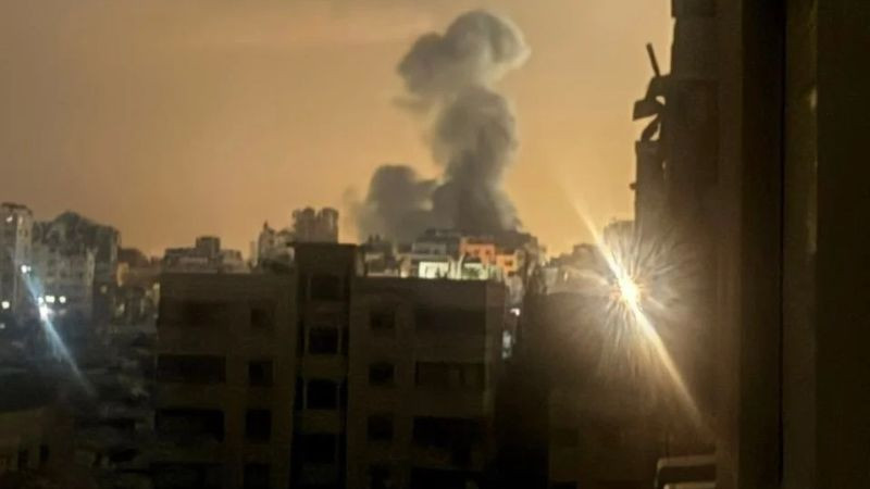 Ataque israelí contra líder de Hamás deja cinco personas sin vida en Gaza 