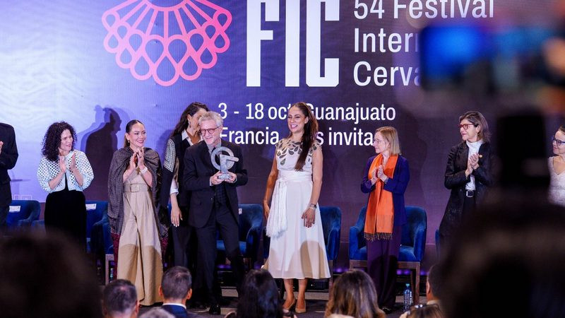 Reconocen al Cuarteto Latinoamericano, Velio Ortega y Sara Pinedo en la inauguración del Festival Internacional Cervantino en Guanajuato 