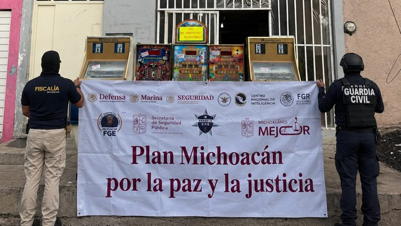 Apoya la Guardia Civil en cateos donde aseguran 64 máquinas tragamonedas en Morelia, Michoacán 