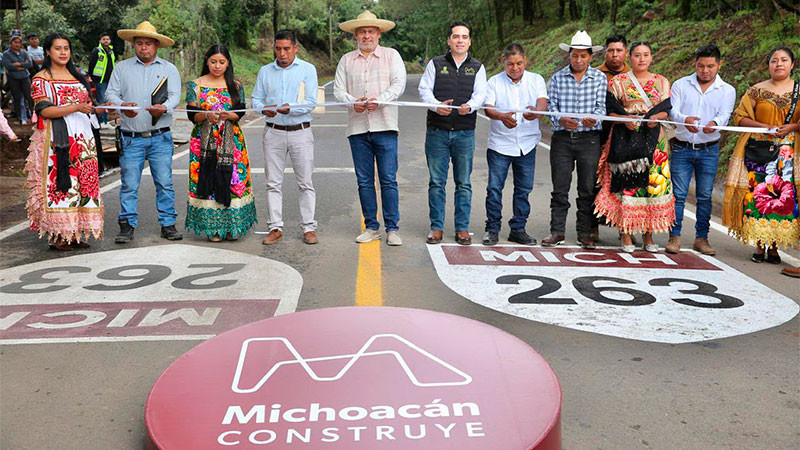 Inaugura Bedolla rehabilitación de la carretera Tzirio-Tingüindín y fortalece la conectividad de la región 