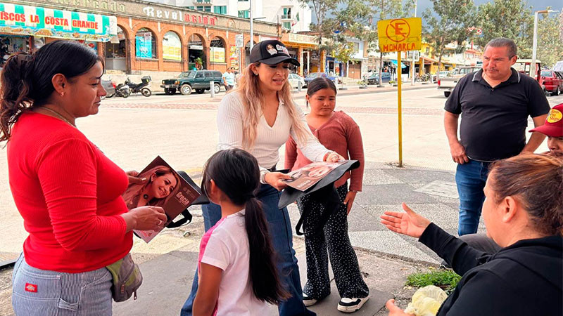 Grecia Aguilar recorre Ocampo, Zitácuaro y Angangueo para rendir cuentas y seguir cumpliéndole a la gente 