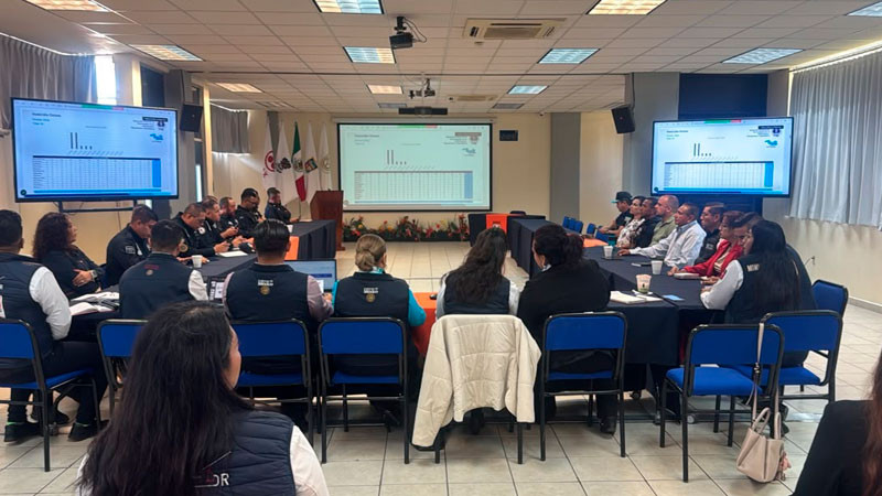 Autoridades de los tres órdenes de gobierno revisan la incidencia delictiva y definen acciones conjuntas en materia de seguridad y prevención en regiones limítrofes de Michoacán 
