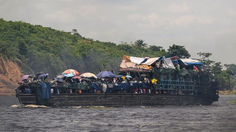 Al menos 30 fallecidos tras choque de embarcaciones en el río Congo 