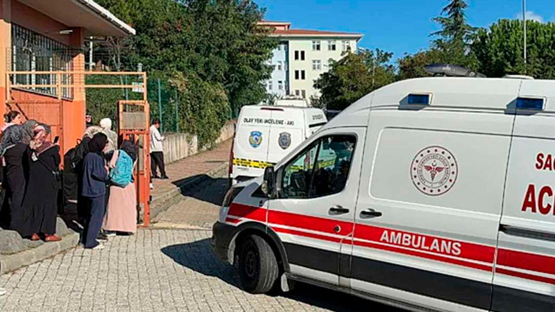 Adolescente lesiona con arma blanca a 8 estudiantes en escuela de Turquía 
