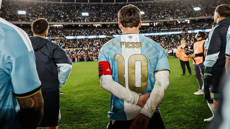 Lionel Messi se despide de la Selección Argentina ante un Estadio Monumental lleno 
