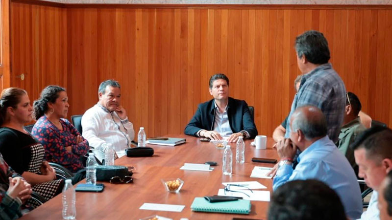 Se reúne Alfonso Martínez Alcázar con representantes de Pueblos Originarios 
